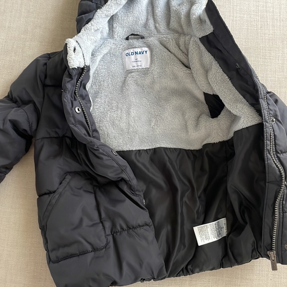 Old Navy 3T fur lined hooded, puffer coat - Picture 3 of 5